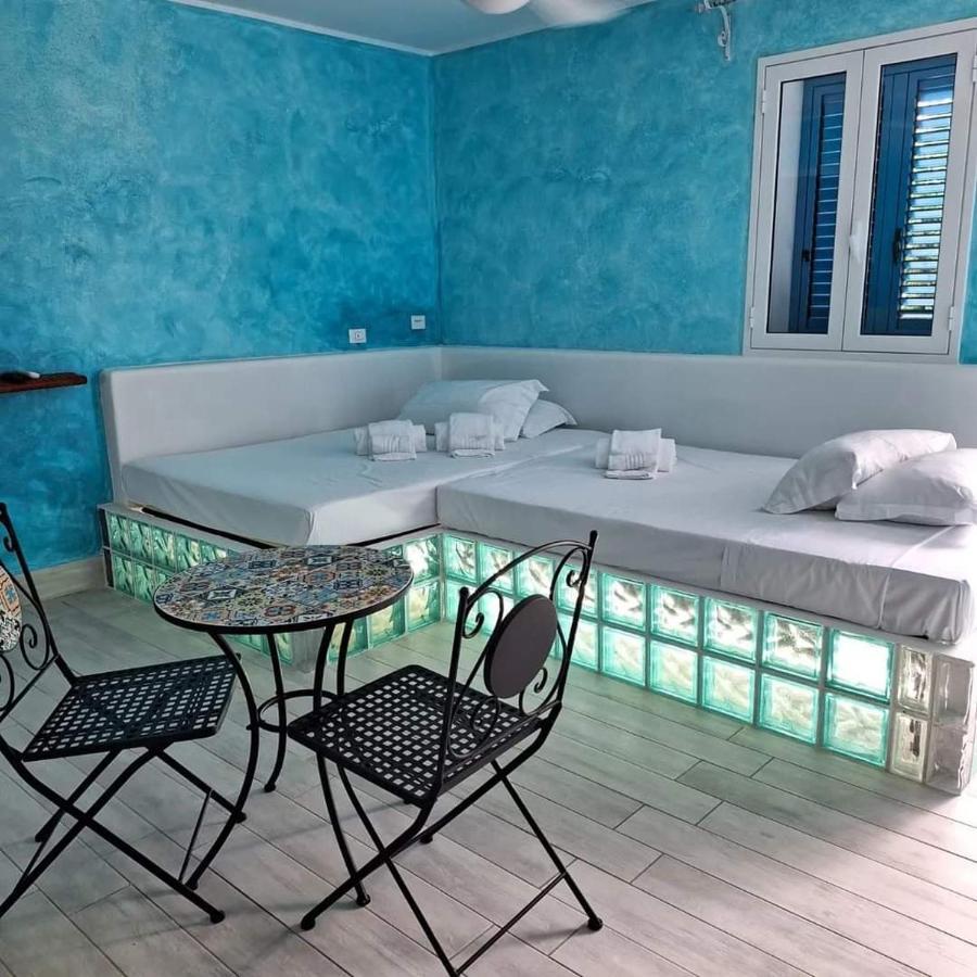 Suite House L'Isola Che Non C'E Fontane Bianche Exteriör bild