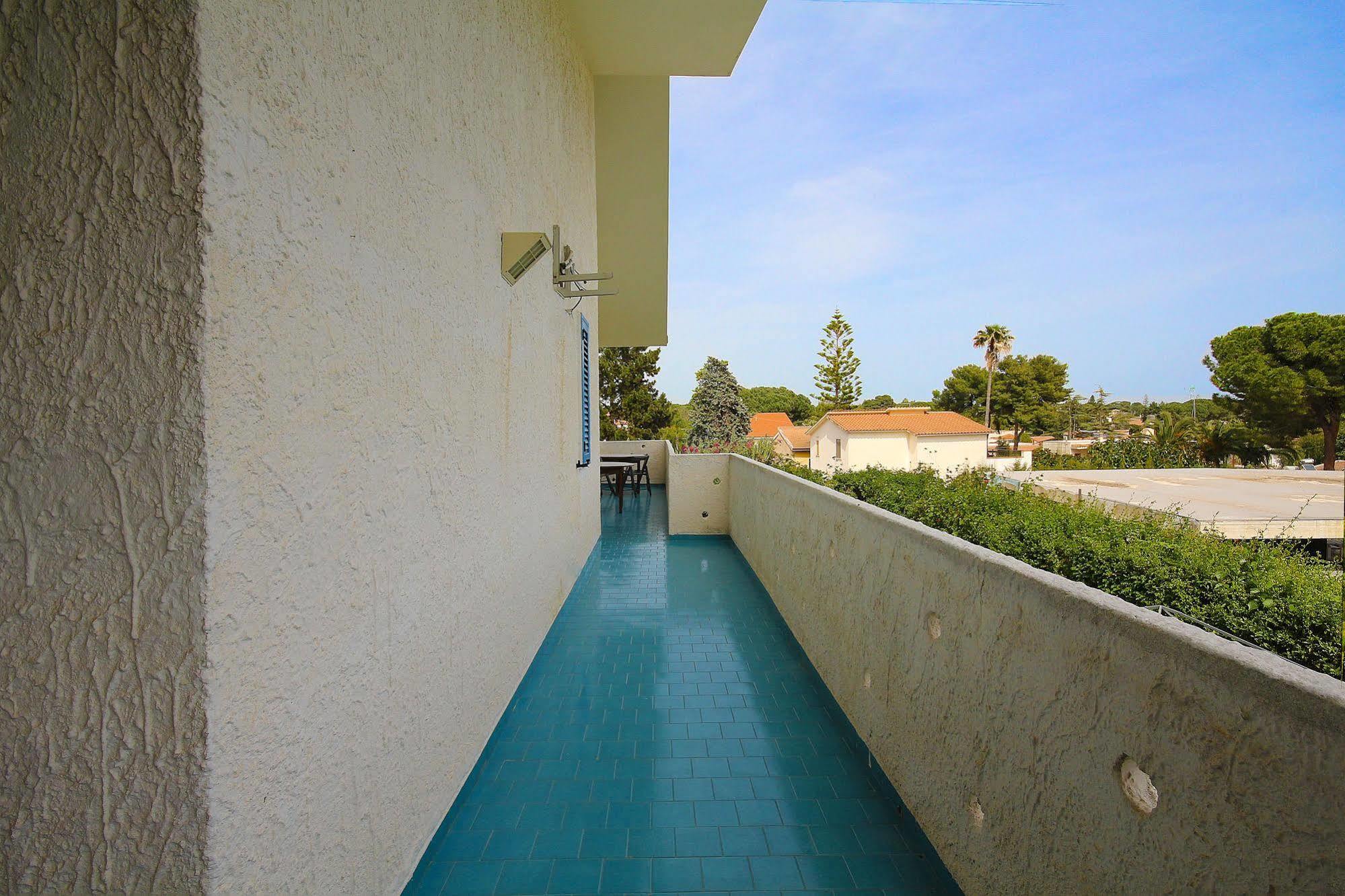 Suite House L'Isola Che Non C'E Fontane Bianche Exteriör bild